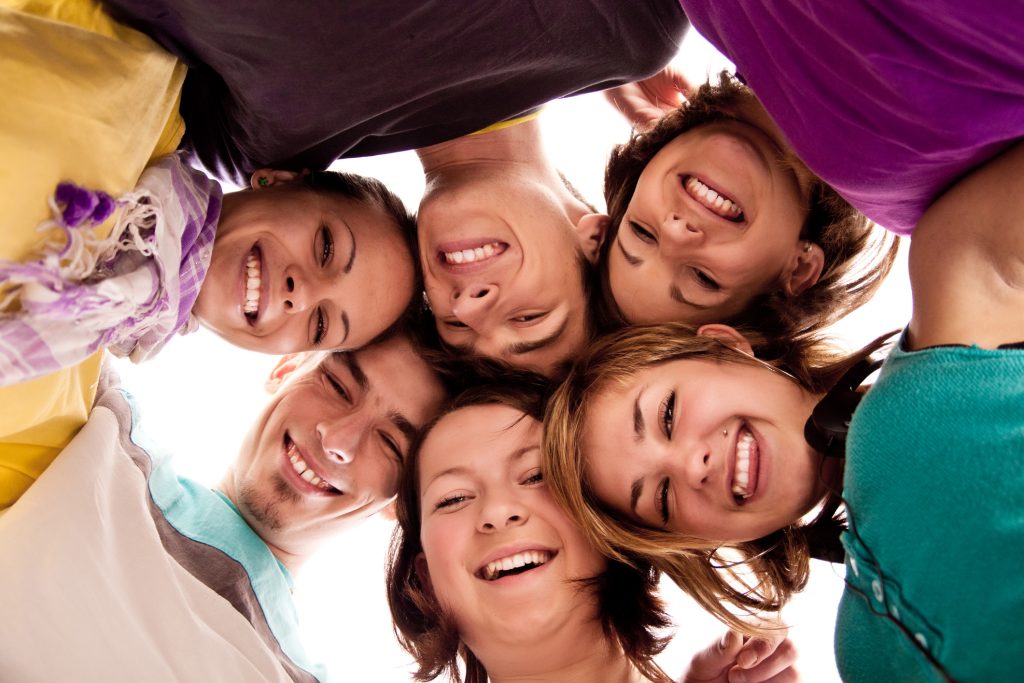 group of teens that need wisdom tooth removal