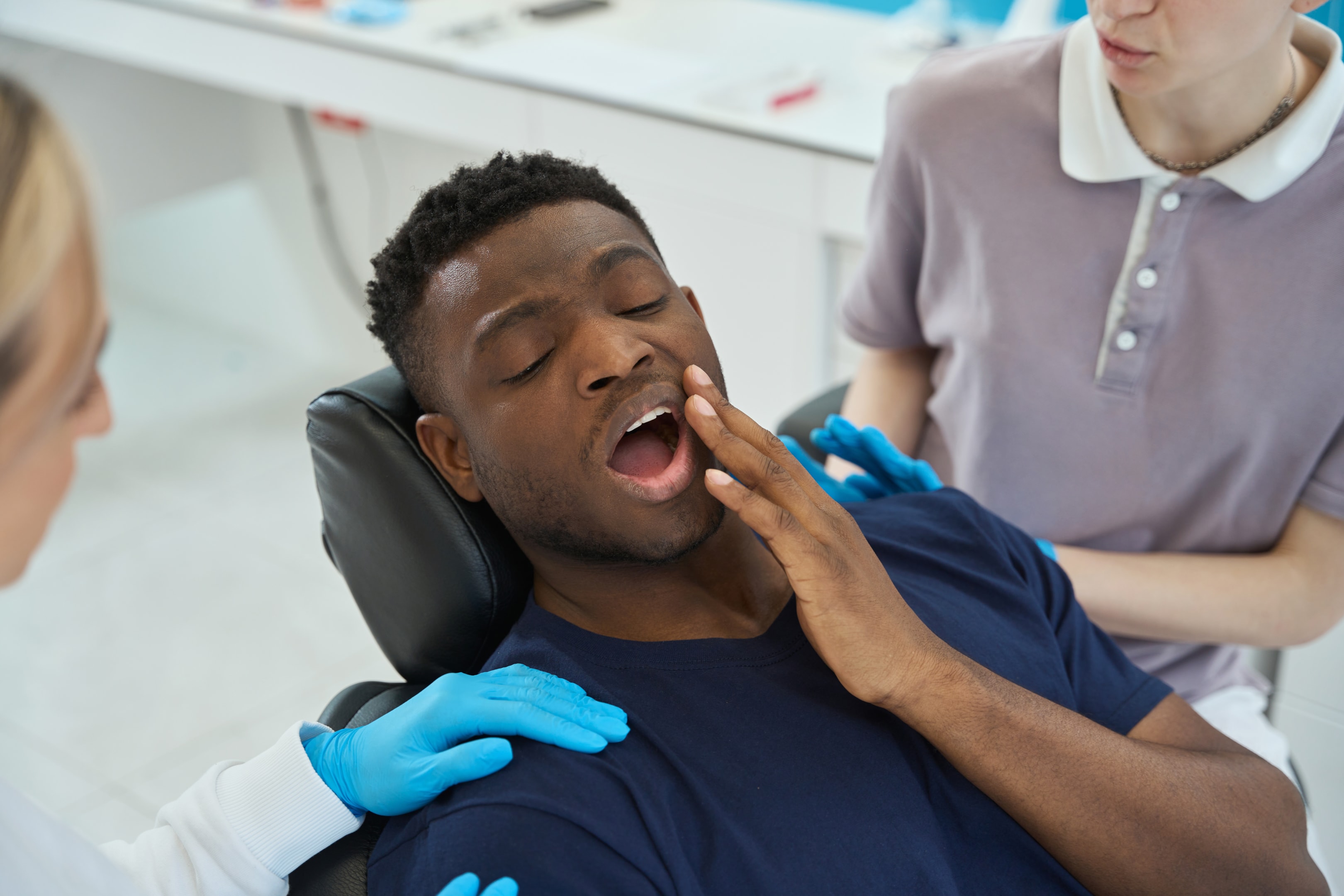 Man with infection after wisdom teeth removal
